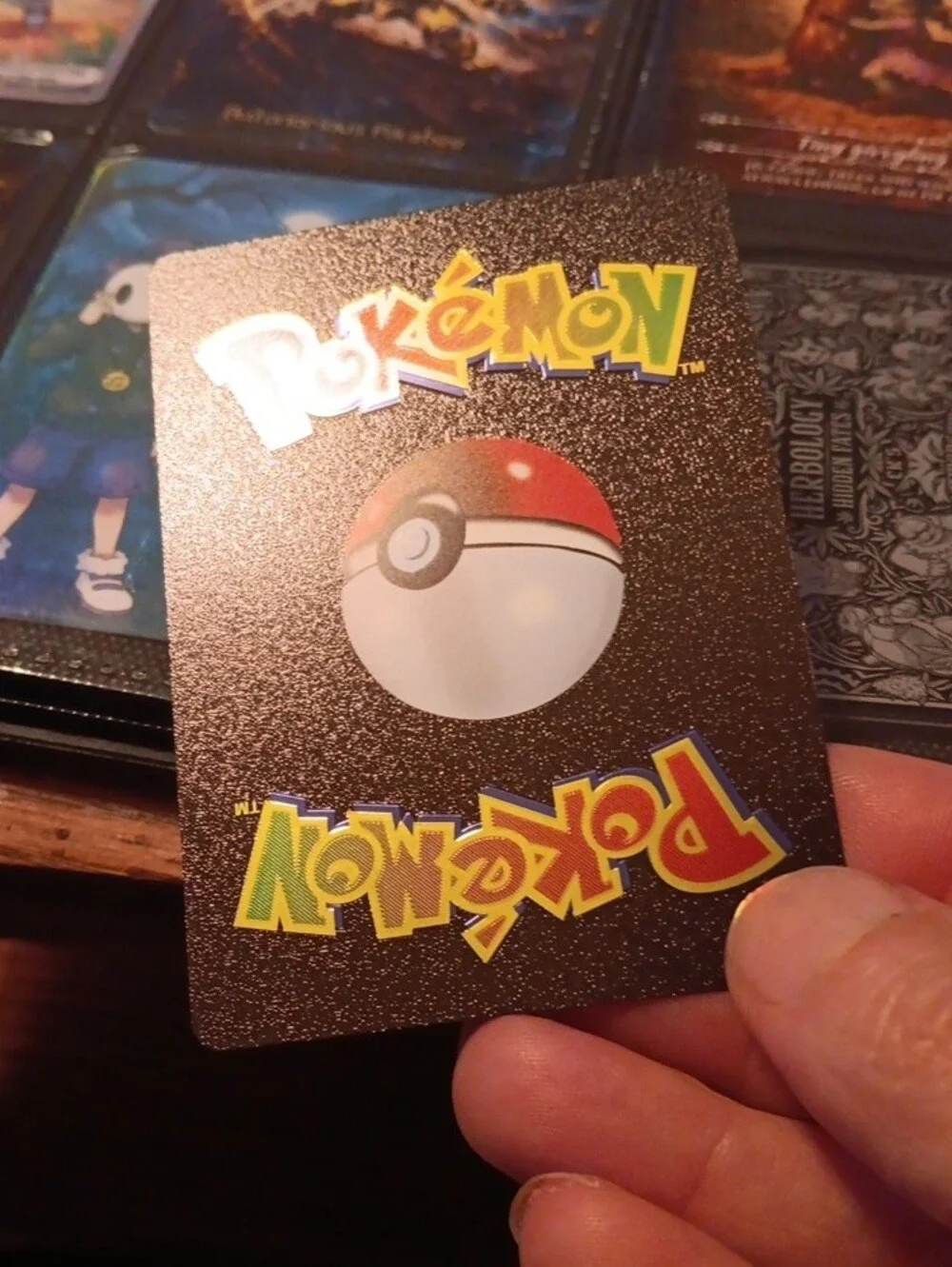 Eevee Evolutions V Holo Pokémon Card - Colorful Gold Foil